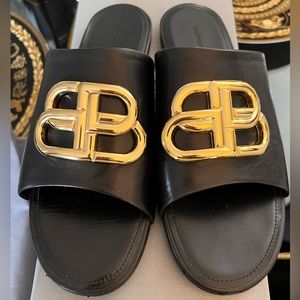 Pre-Owned Authentic Women’s Balenciaga oval BB Sandal, Black (Size 39) Pre-Owned